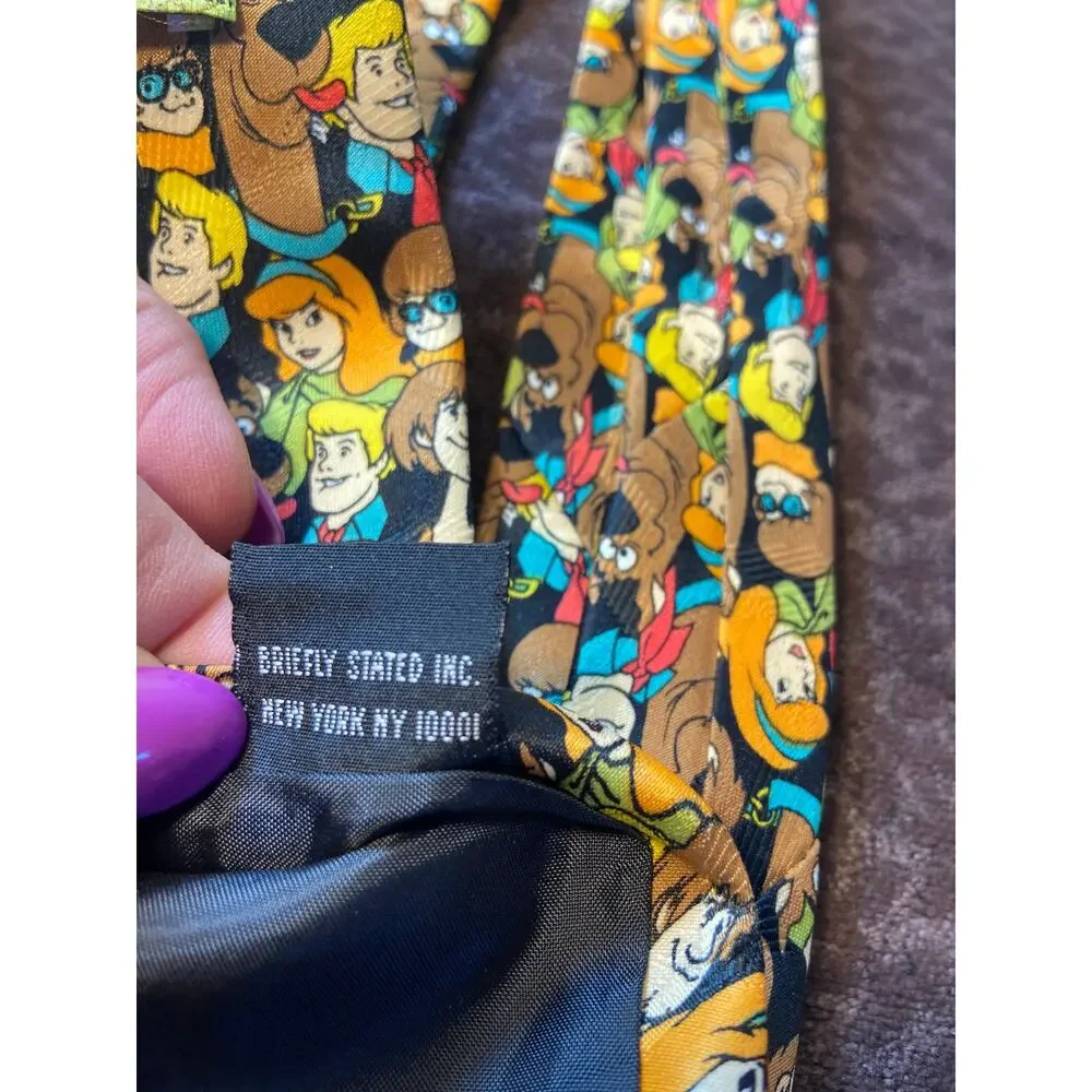 Scooby Doo and‎ gang neck tie